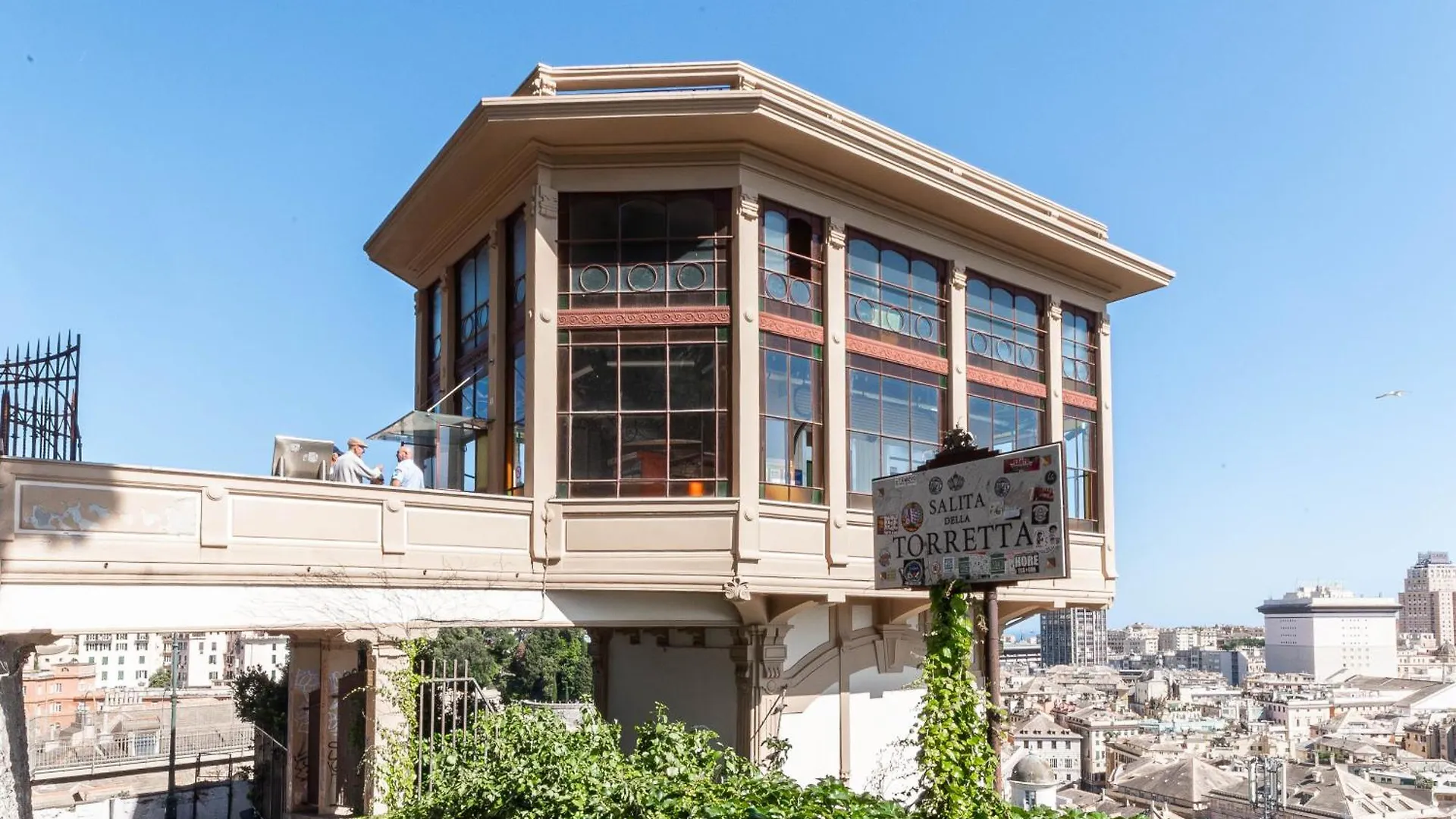 Apartment Ferienwohnung Spianata Di Castelletto, 5-Bed Elegant Attic In The Historic Center Of Genua